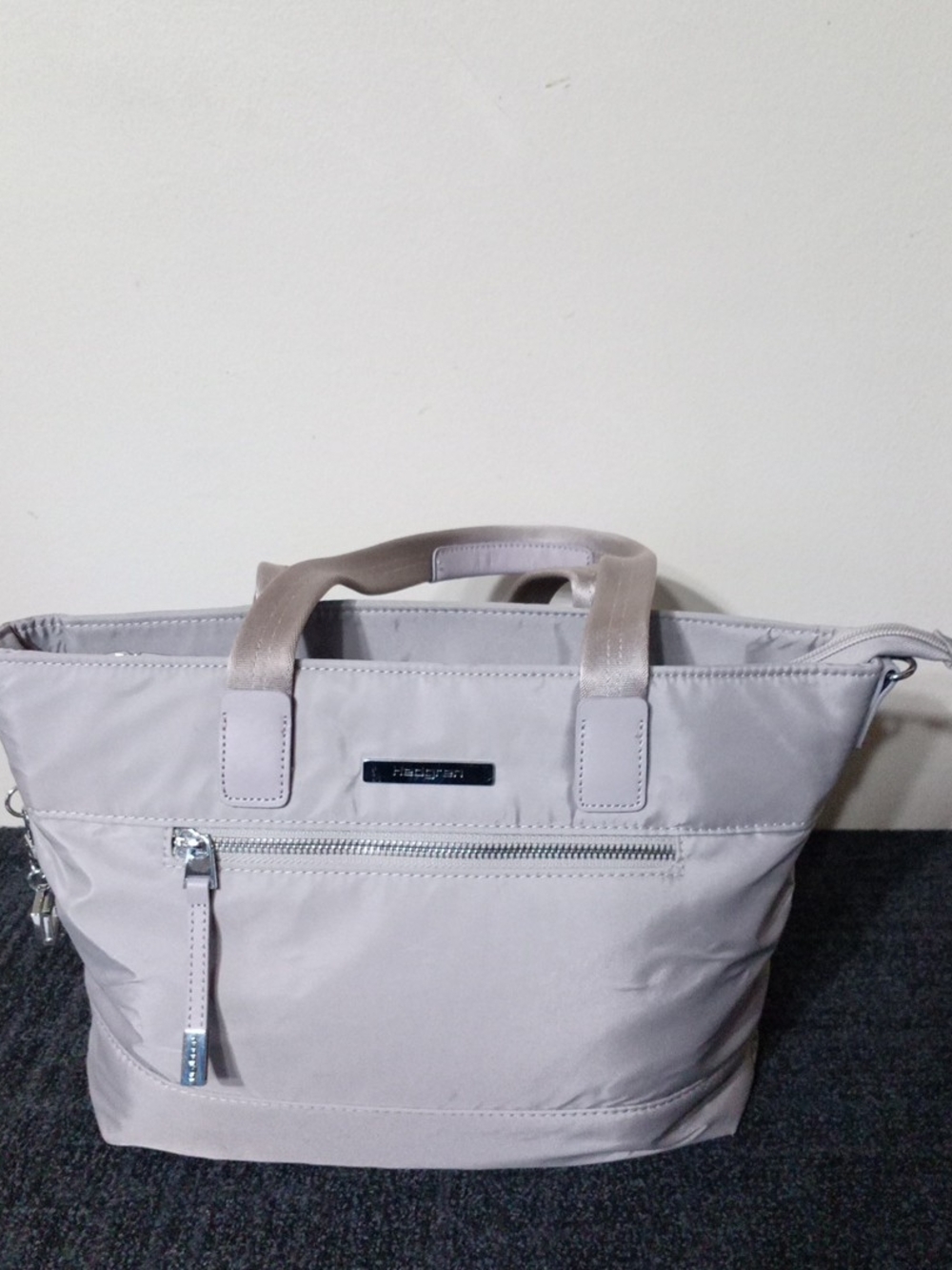 Light Gray Women's Tote with Front Zip Pocket - Hedgren